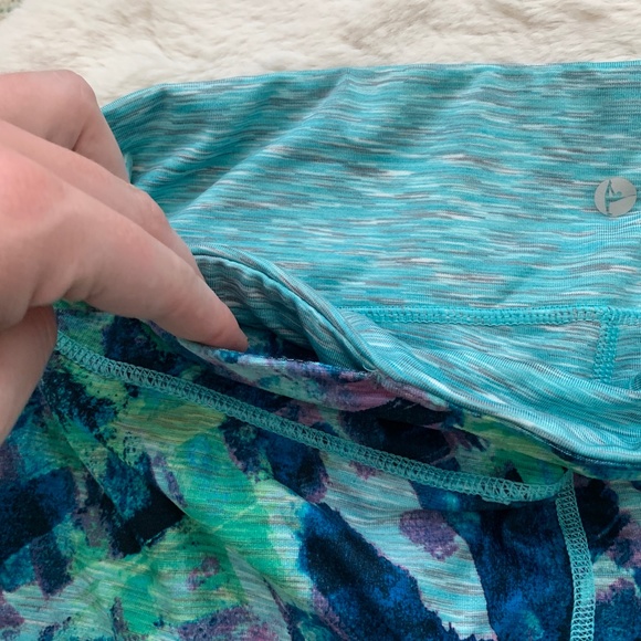 90 Degree by Reflex Reversible Blue Capri Work Out Leggings - Picture 10 of 11